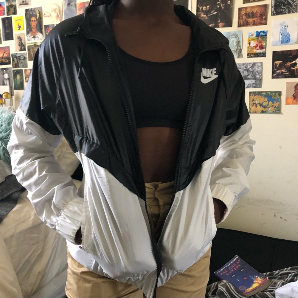 NIKE WINDBREAKER